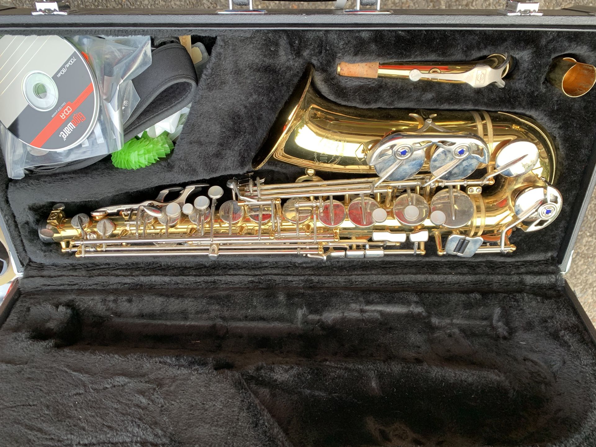Jupiter Saxaphone & Case