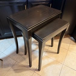 BOMBAY Furniture Co Solid Wood Nesting Stacking End Accent Side Table Wood Set of 2