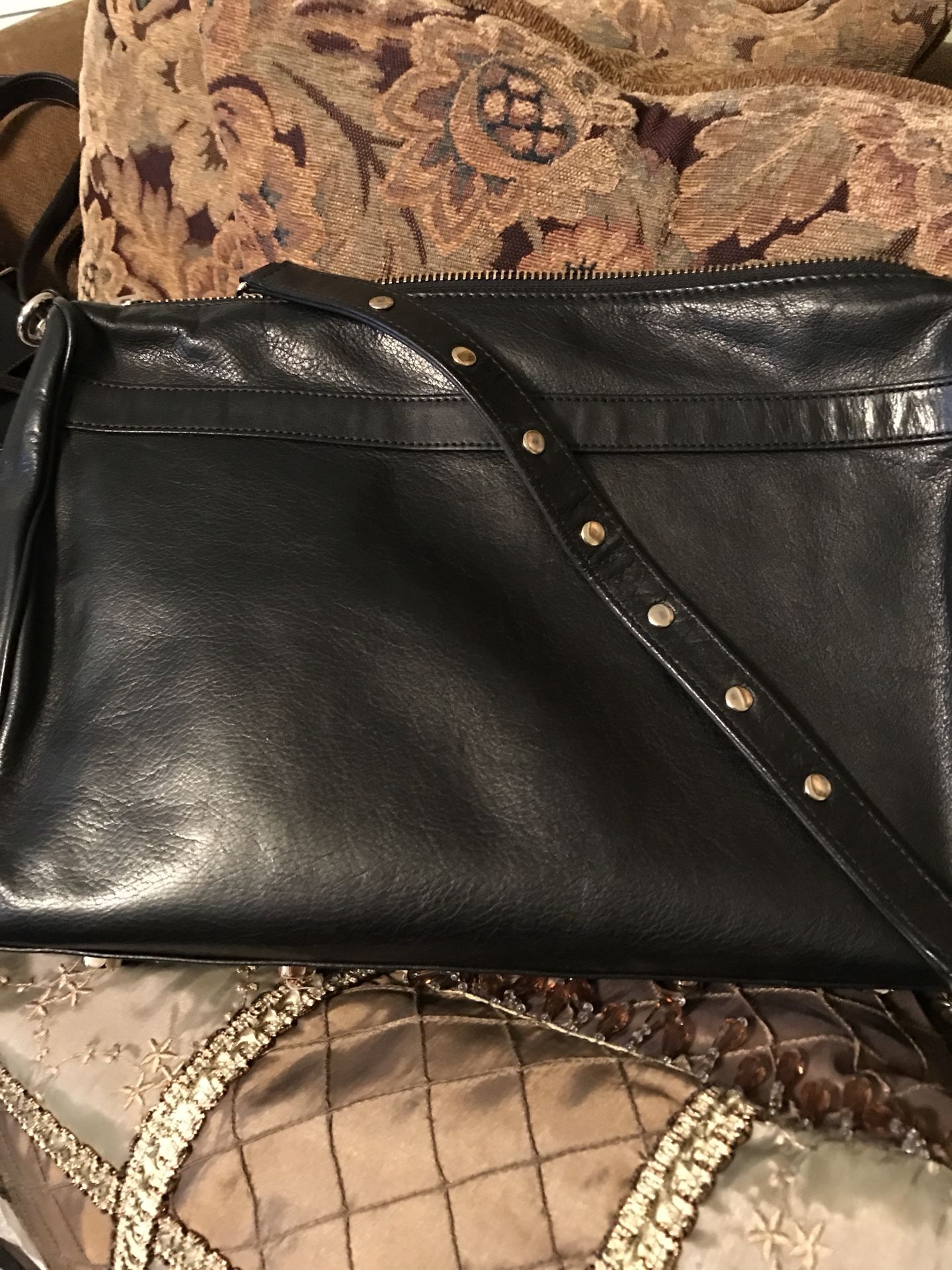 Large crossbody genuine Purse missing a bottom stud,All Products : American Fashion Style Bags On Sale