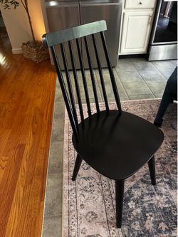 Perfect condition dining room table and chairs