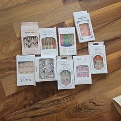 Paste On Nails 9 Pc