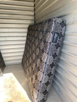 Queen size mattress with metal bed frame