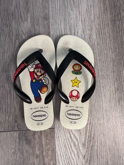 Havaianas Super Mario Flip Flops - Youth Size 13/1