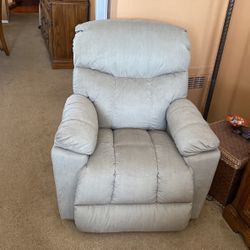 LAZY BOY, Khaki, Power Recliner W 5 Ur Gold Protection Plan  Delivered In March  Hardly Used 