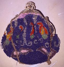Vintage 1920s beaded ladies clasp purse