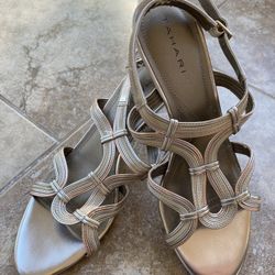 Tahari strappy sandals, Ladies size 7 1/2