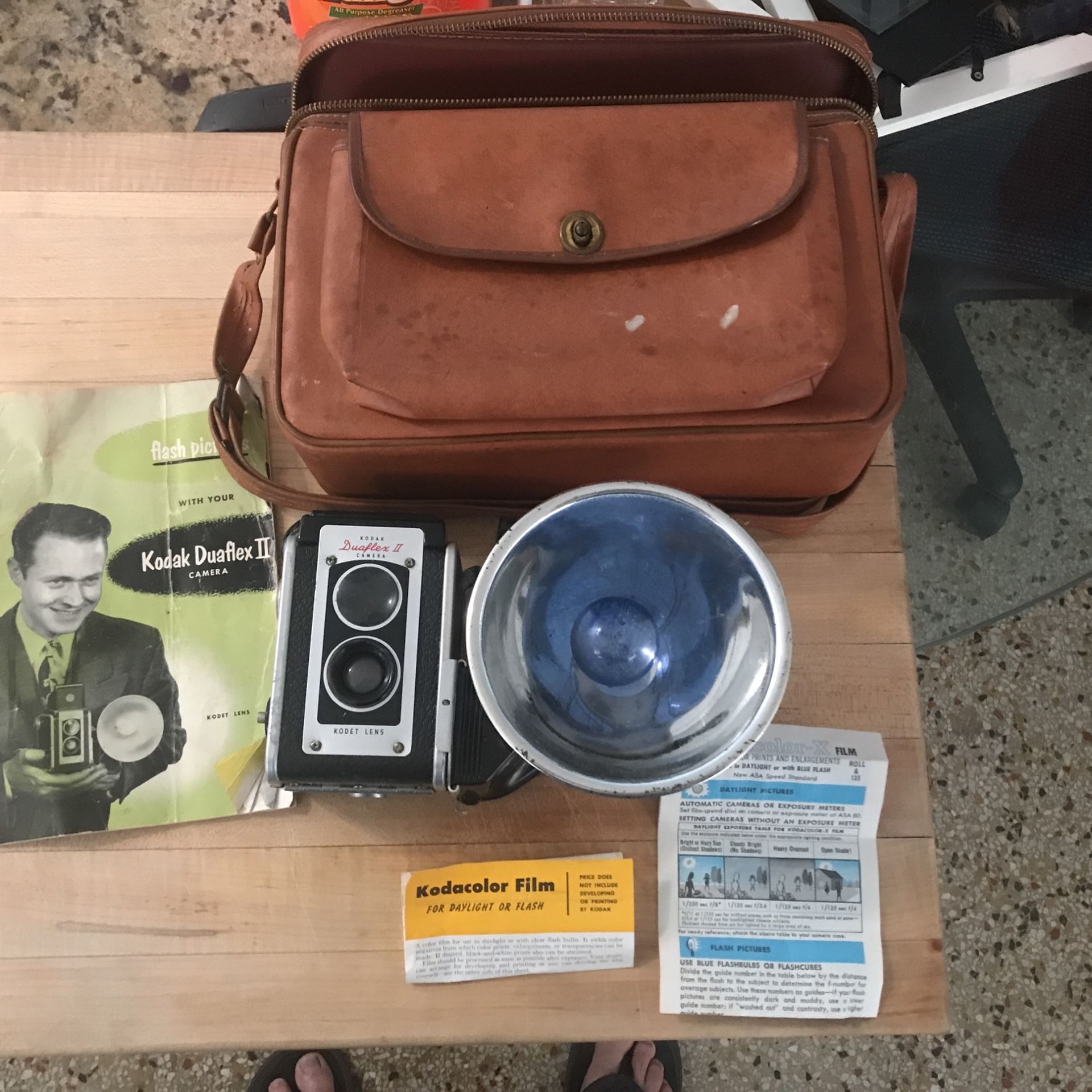 KODAK DUAFLEX II Camera W/ FLASH, Leather Bag, Manual Bulbs2ea Paperwork 