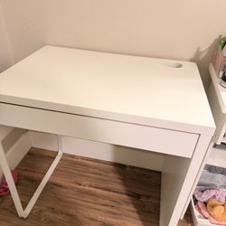 Ikea MICKE Desk