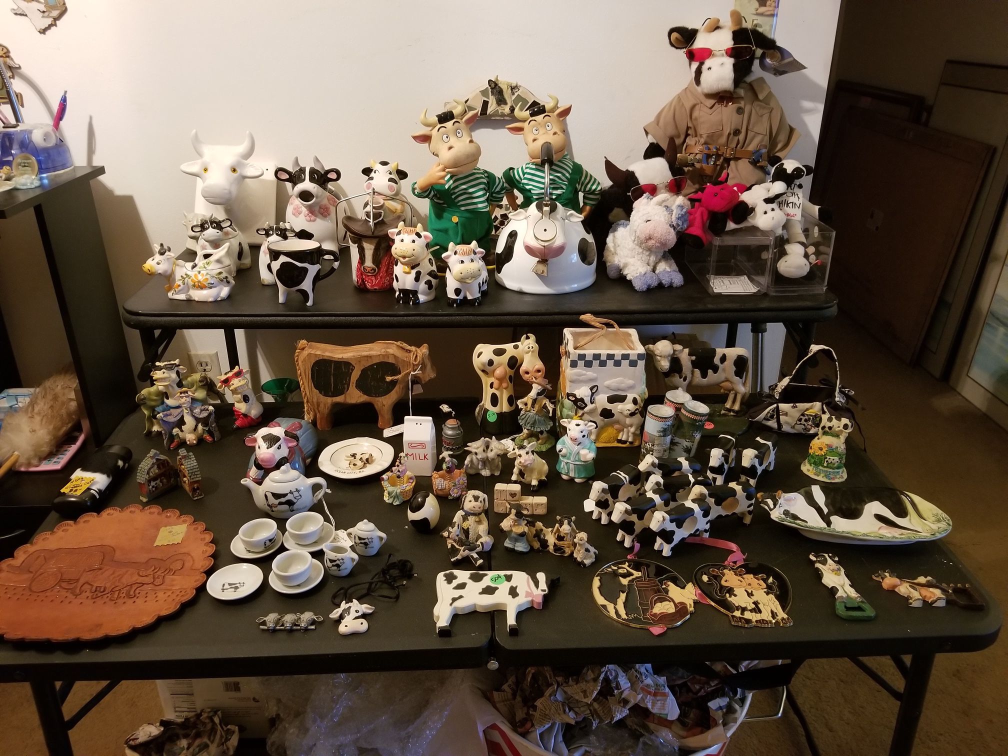 Variety of 72 Assorted Cow Items
