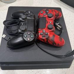 PS4 Slim 