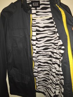 Hot topic zip up hoodie