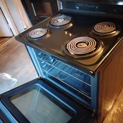 Stove Eléctric Nice Condition Everything