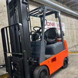 EXCELLENT condition Toyota forklift for sale