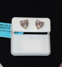 💎 4.00ctw VVS D Moissanite Heart Stud Earrings