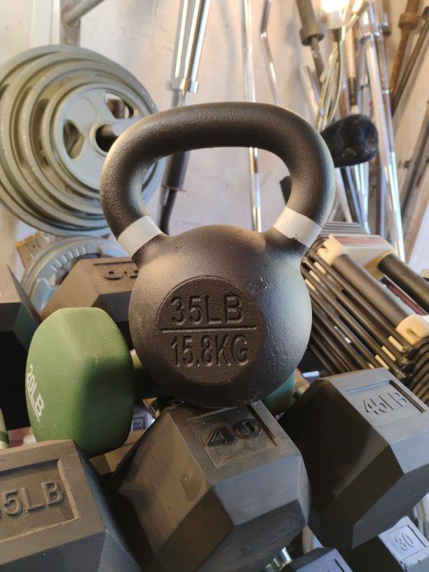 35 LB. KETTLEBELL • Also Have : 71s 53s 50s 45s 40s 30s 25s 20s 15s 10s