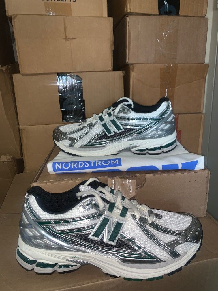 Brand New Men's New Balance 1906R Silver Metallic Night watch Green Size 10.5