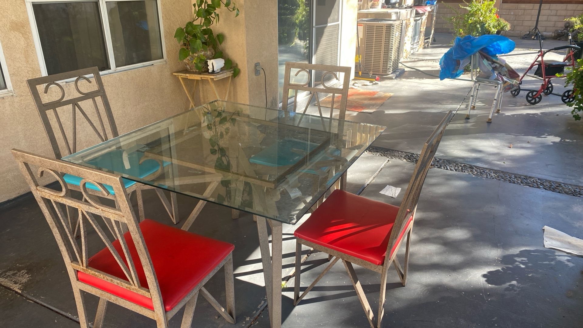 Dining Table And Chairs (4)