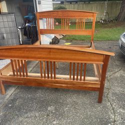 Nice Wood Queen Bed  Frame 