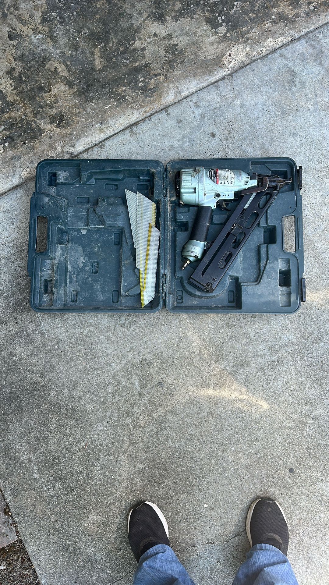 Hitachi Finish Nailer