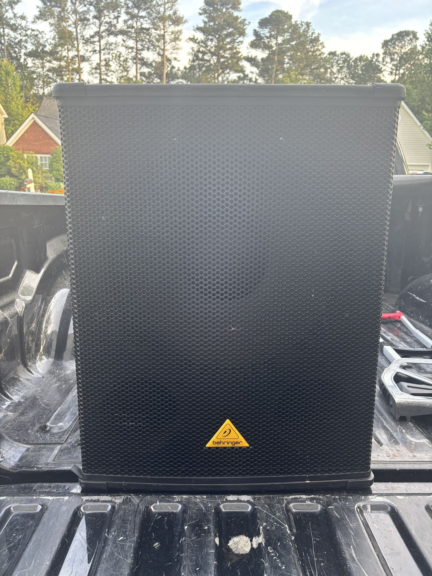 Behringer EUROLIVE 1800D-PRO 18” Powered sub