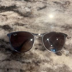 RayBan Sunglasses For Teens for Sale in Maple Valley, WA - OfferUp