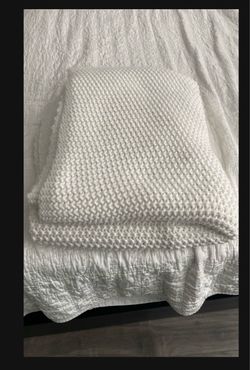 Casaluna Chunky Knit Blanket