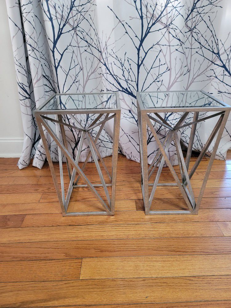 Silver mirror top side table 12x12 h20