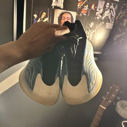 Yeezy Quantum Frozen blue 