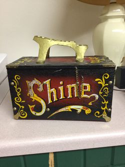 Vintage shoeshine box. Green Bay Wisconsin.