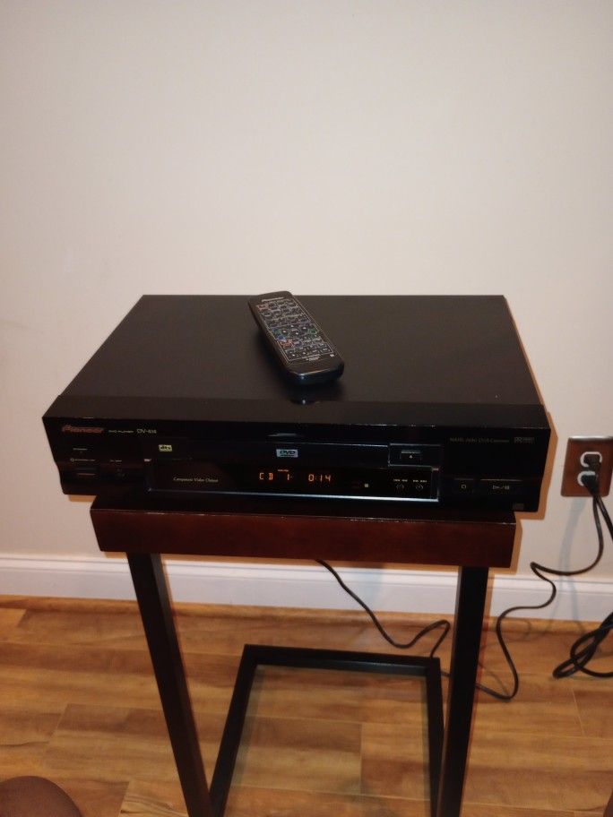 PIONEER DV-414 DVD/CD Player