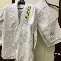 Alliance Jiu Jitsu Pearl Weave Gi Size A3 Excellent
