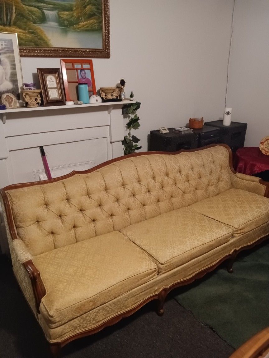 A Antique Loves Sofa And I Also Had A Chair That Go With It