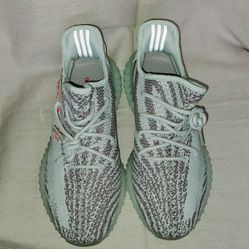 Yeezy Boost V2 Blue Tint Size 9.5 