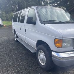 2006 Ford E-350