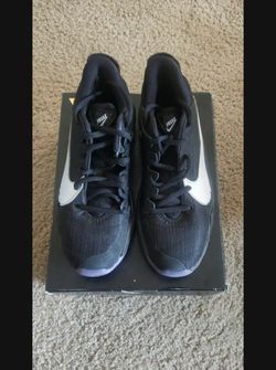 Nike Zoom Boys Basketball Shoes Size 4
