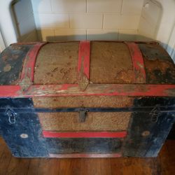 Old Steam Trunk, Treasure Chest