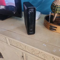 WI-FI ROUTER MODEM 2 IN ONE LIKE NEW