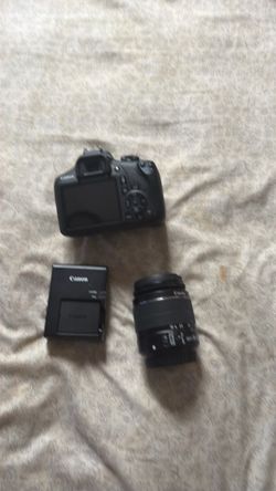 Canon rebel T7 camera