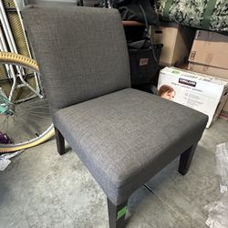 Accent chair 