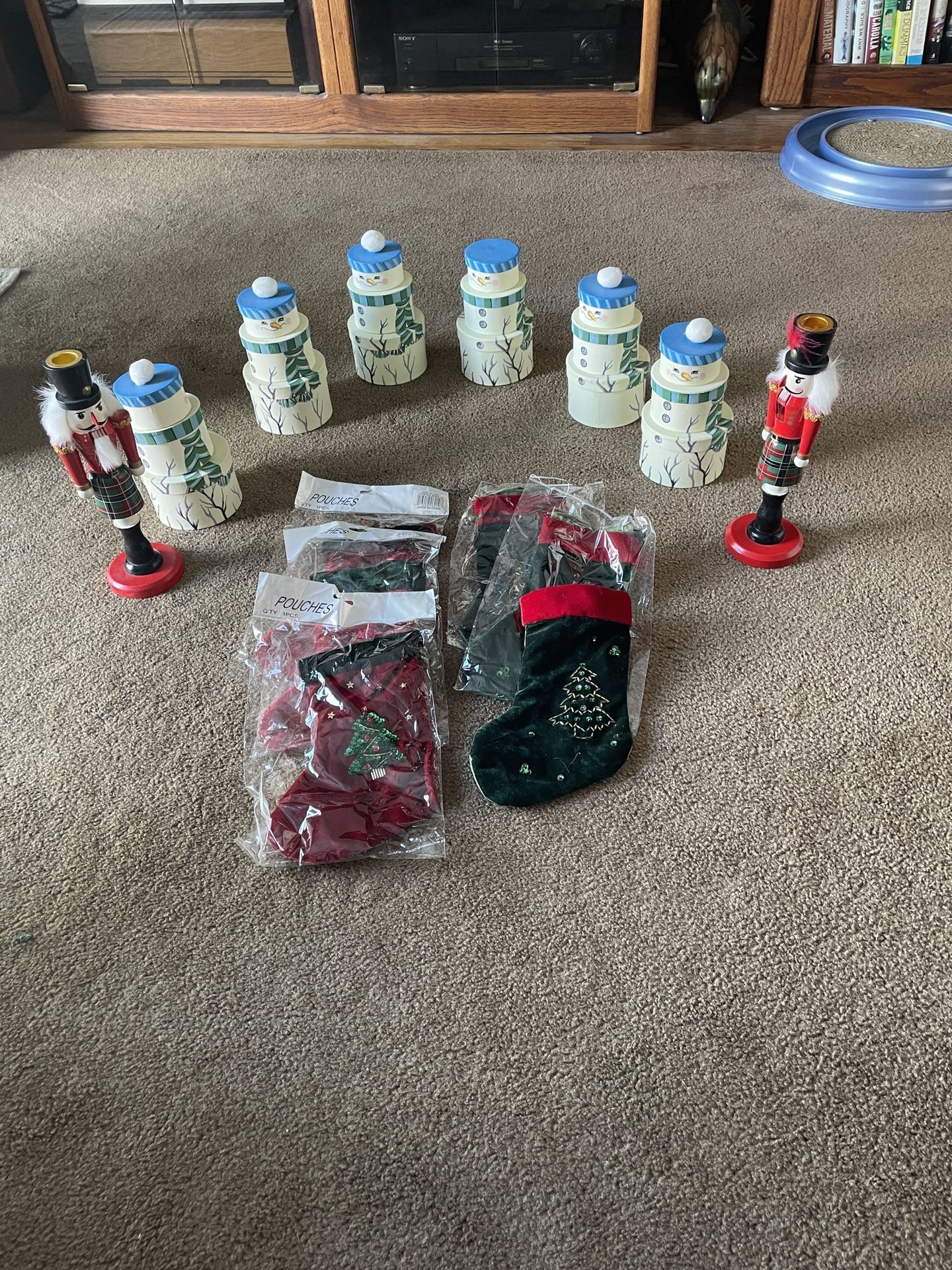 Great Xmas Gifts IncludFive Small Socks.