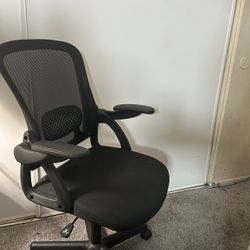 Mesh Office Chair – $25 (Pickup Today)