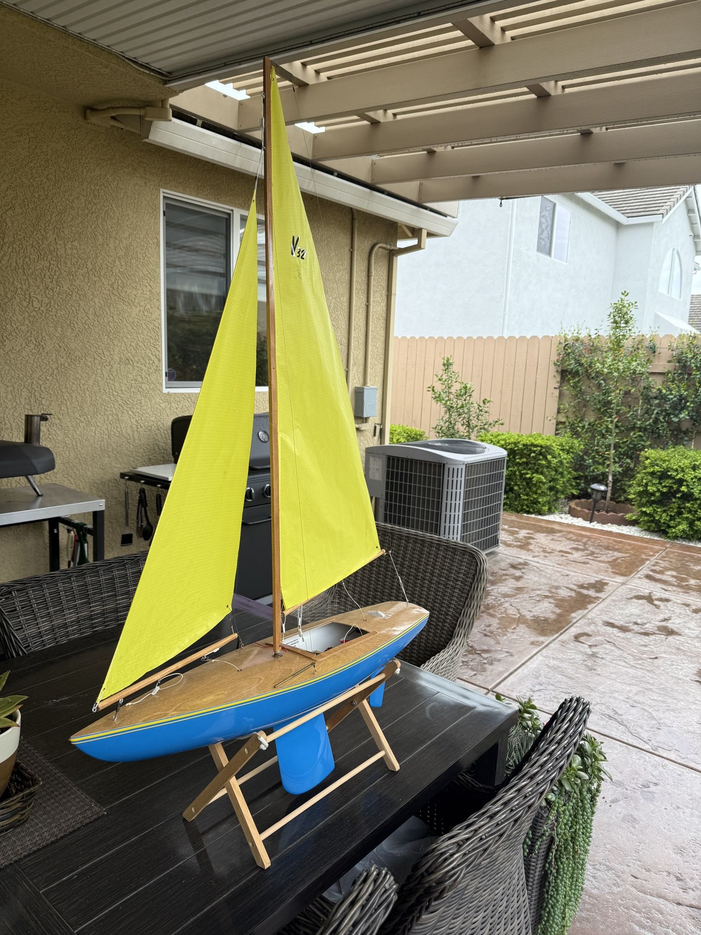 sailboat made by Victor Model V 32