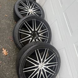 5 lug universal  Set of 3  HELO HE880 20” Rims Wheels Some curb marks  with tires good tread   Pick up only located in orting Christmas 