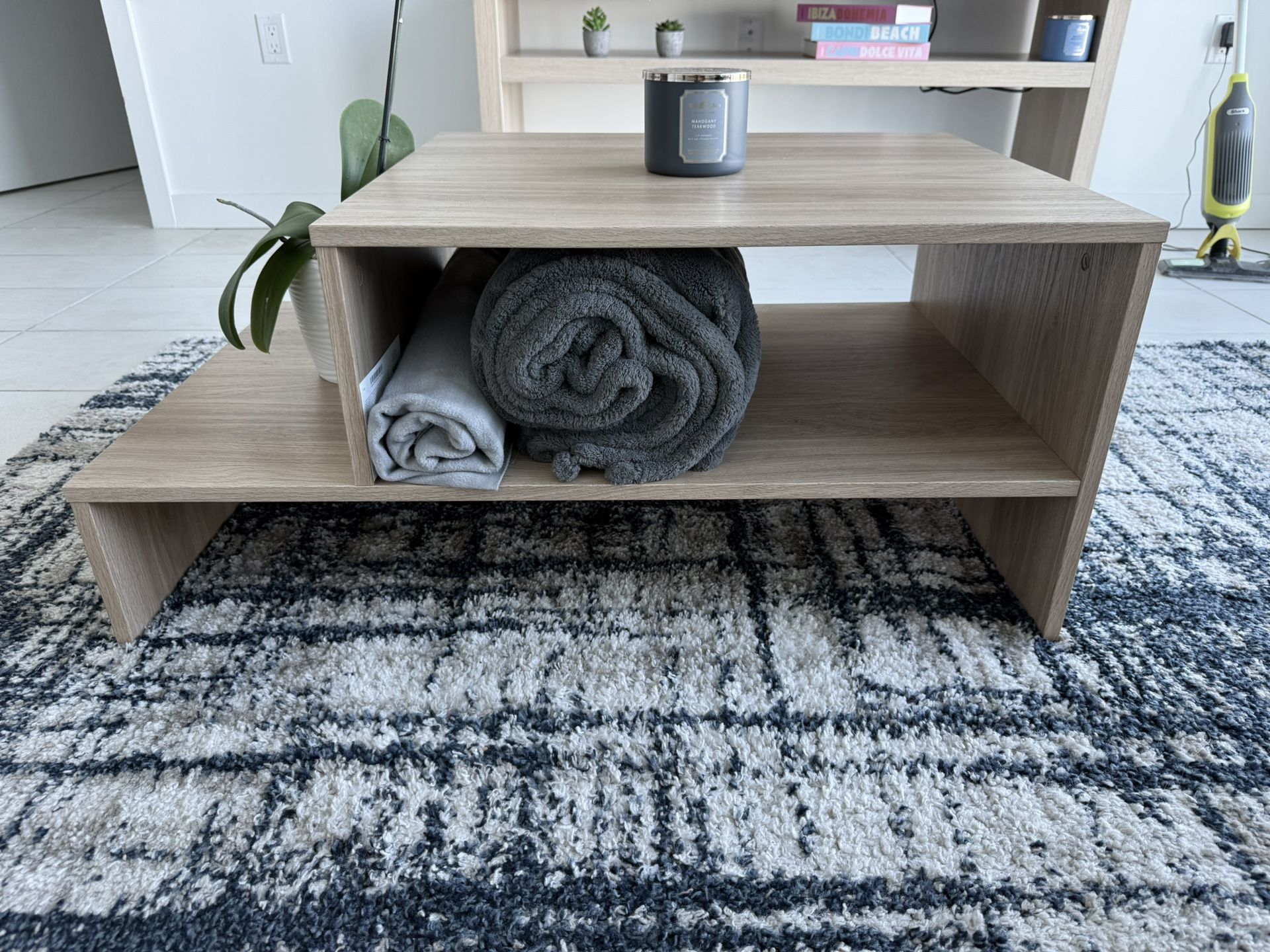 Coffee Table / Mesa De Centro
