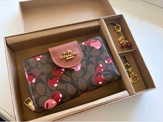 Coach Wallet with Cherry Print Gift Set