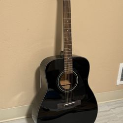 Yamaha F335 Guitar