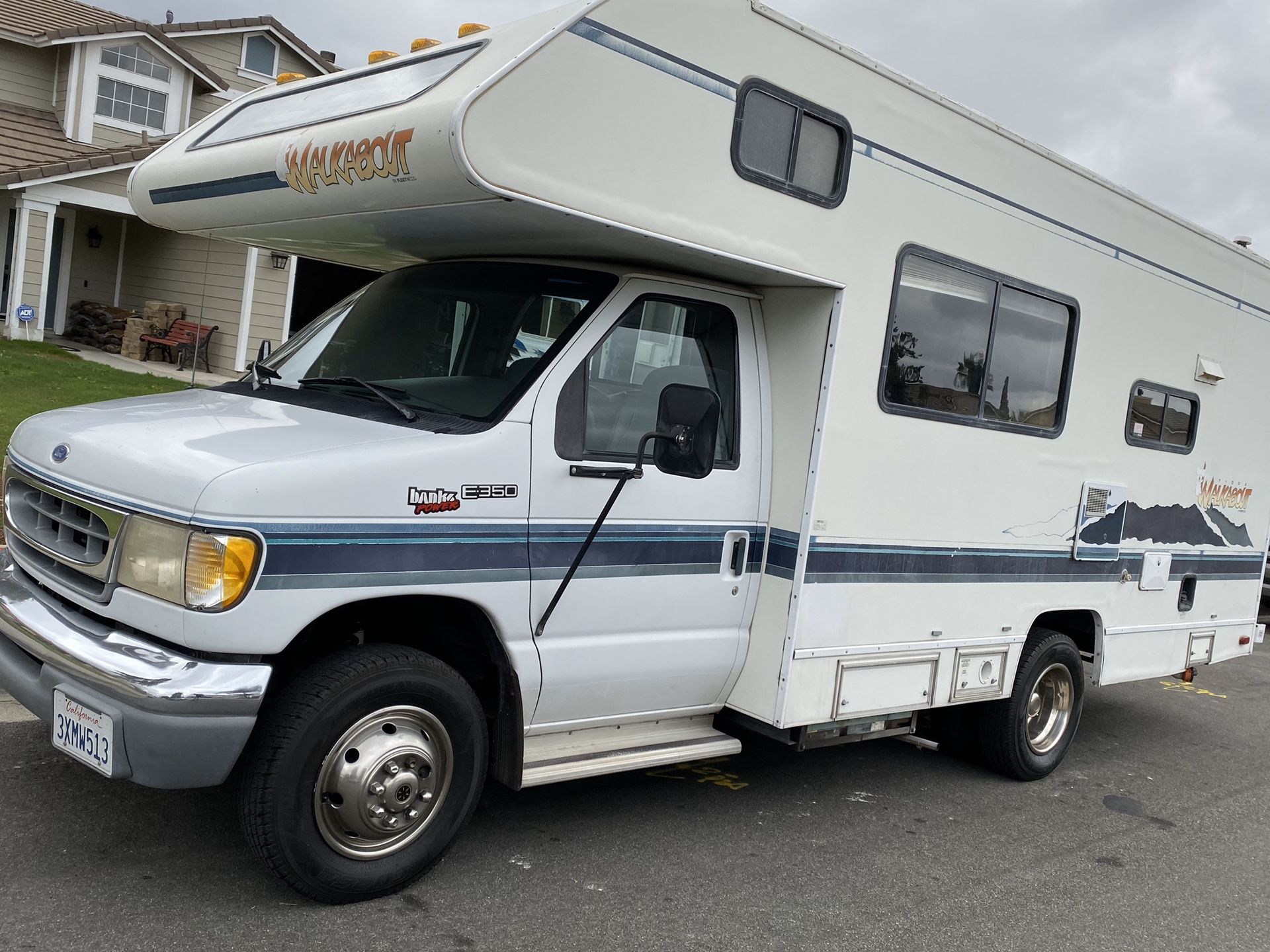 1997 Fleetwood Tioga Walkabout 22’ Class C Motorhome