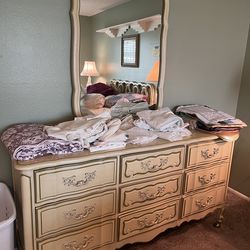 4 Piece Queen Bedroom set