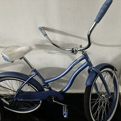 26” Beach Cruiser Bike- Blue (Great Condition)