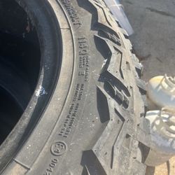 Tires 33×12.50 R 20 LT’s
